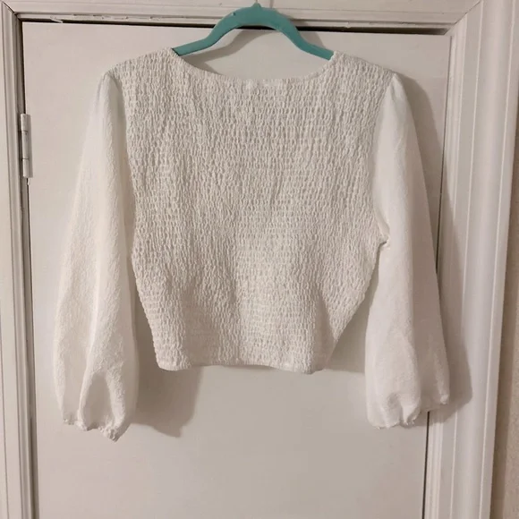 NWT Lush Smocked Ring Cut Out top off white size large - Picture 5 of 9